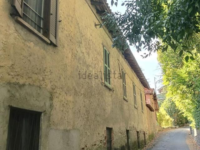 Appartamento in vendita di 242 m² in Via Monte Santo