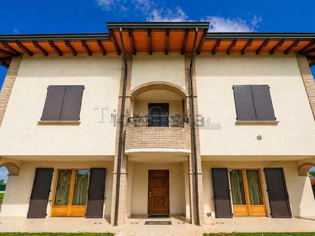 Appartamento in vendita di 243 m² in Via Leonardo da Vinci