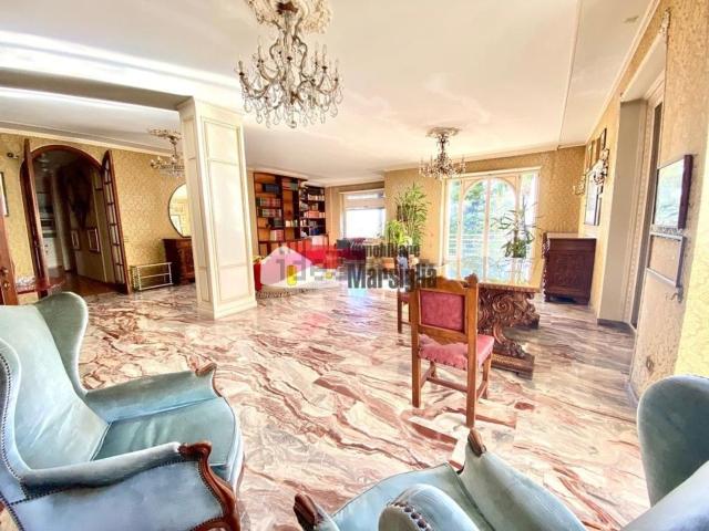 Appartamento in vendita di 243 m² in Via Nuvoloni