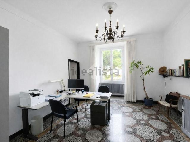 Appartamento in vendita di 243 m² in Corso Andrea Podestà, 11