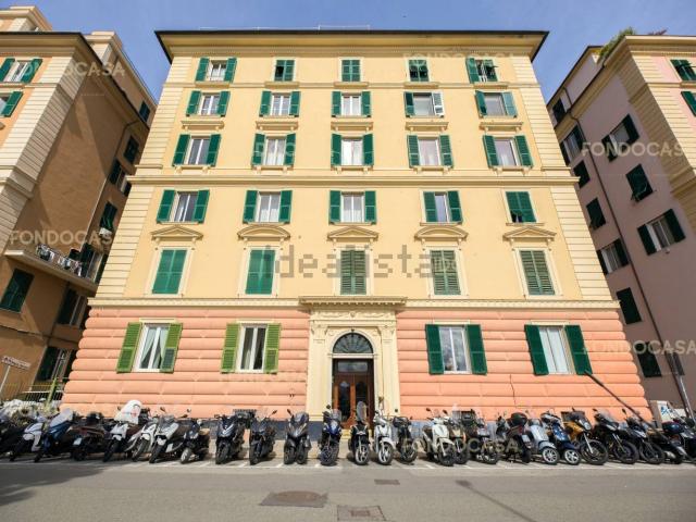 Appartamento in vendita di 243 m² in Corso Andrea Podestà