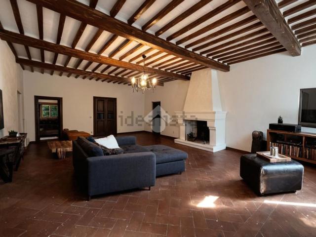 Appartamento in vendita di 244 m² in Via della Pieve, 224