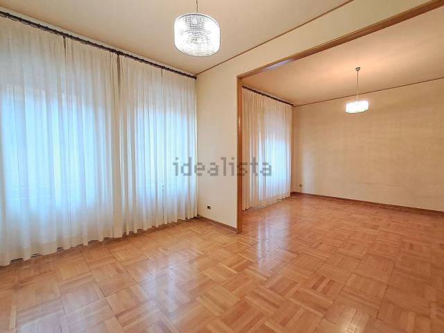 Appartamento in vendita di 244 m² in Via Palestro