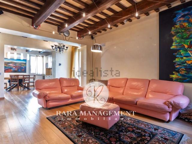 Appartamento in vendita di 244 m² in Piazzale San Serafino, 12