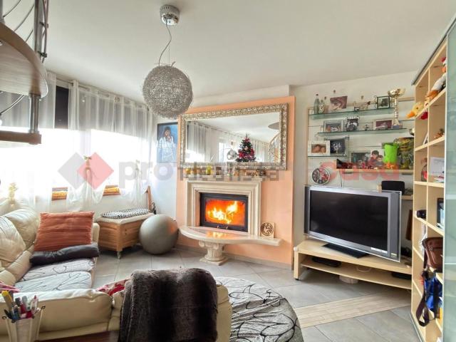 Appartamento in vendita di 245 m² in Via di Caliano