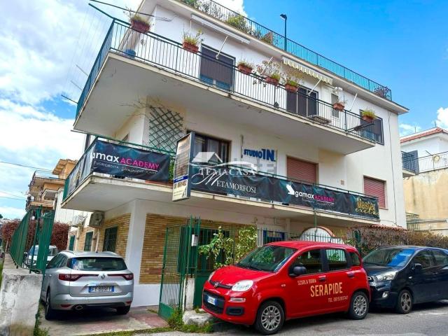 Appartamento in vendita di 245 m² in Via Montenuovo Licola Patria