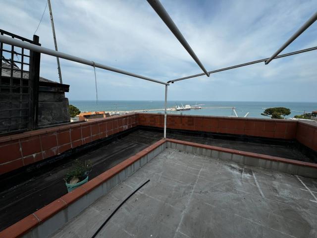 Appartamento in vendita di 245 m² in Via Santa Brigida, 16