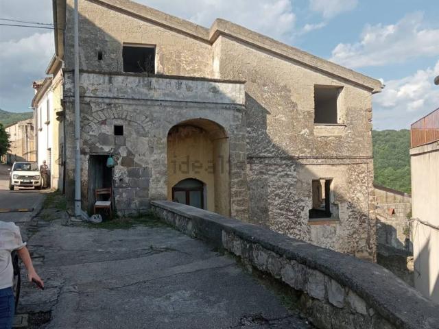 Appartamento in vendita di 245 m² in Via Podesti