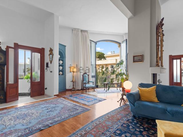 Appartamento in vendita di 246 m² in Via Cairoli, 3