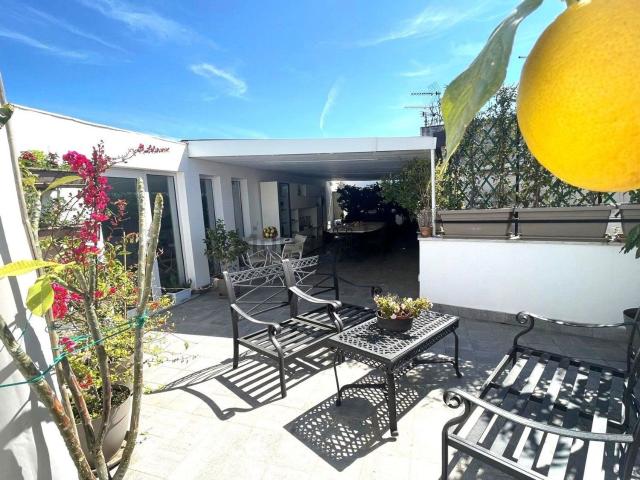 Appartamento in vendita di 246 m² in Via Houel, 4