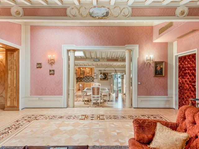 Appartamento in vendita di 246 m² in Via Ippolito Rosellini