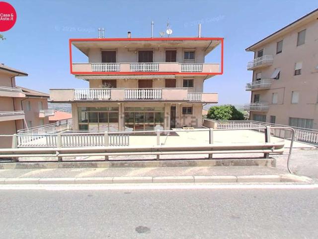 Appartamento in vendita di 246 m² in Via Macerata, 204