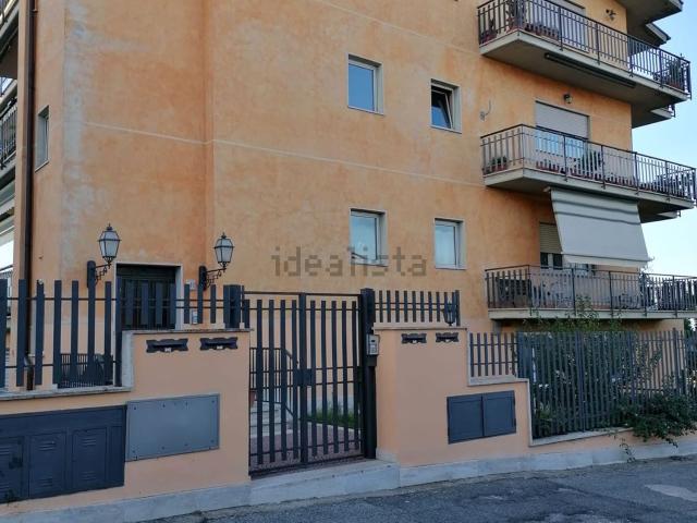 Appartamento in vendita di 247 m² in Via Agrate Brianza, 41