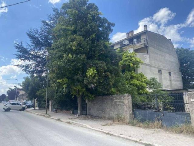 Appartamento in vendita di 247 m² in Via Monte Velino, 73