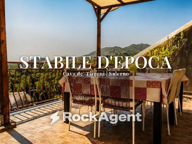 Appartamento in vendita di 247 m² in Via Raffaele Baldi, 68