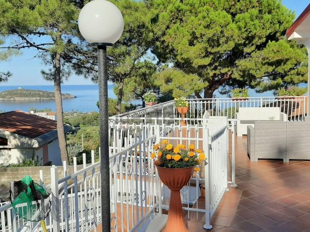 Appartamento in vendita di 247 m² in Contrada Riviere