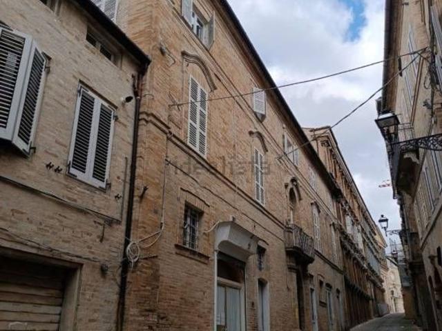 Appartamento in vendita di 247 m² in Corso Garibaldi