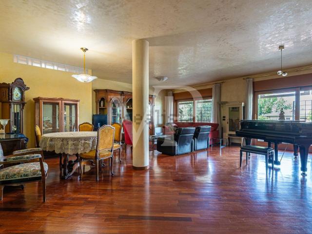 Appartamento in vendita di 248 m² in Via Cappellari, 14