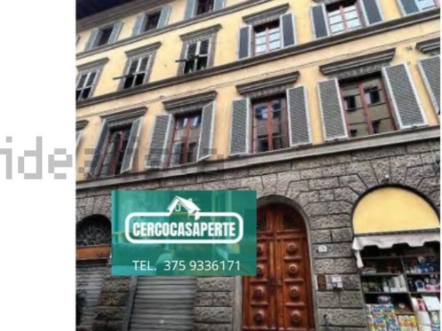 Appartamento in vendita di 248 m² in Via Guizzelmi, 29
