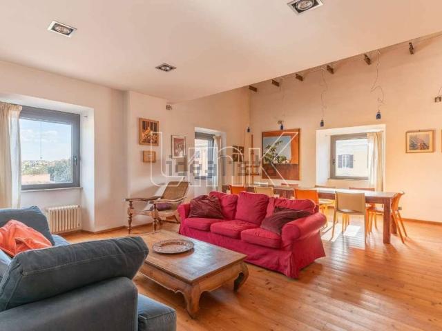 Appartamento in vendita di 248 m² in Via Emanuele Filiberto