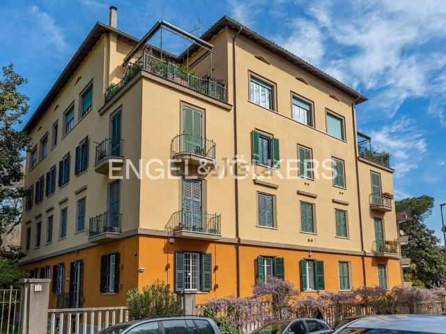 Appartamento in vendita di 248 m² in Via Siracusa