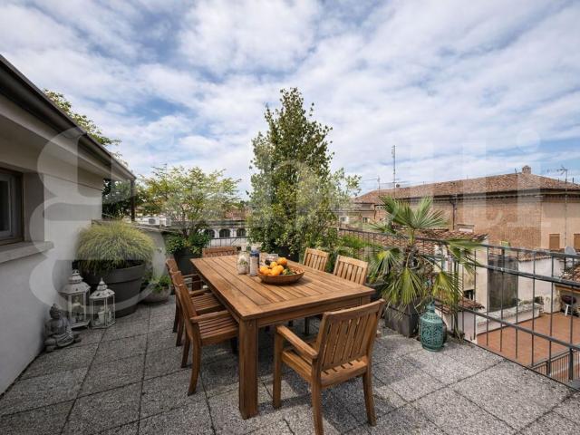 Appartamento in vendita di 248 m² in Piazza Sant&apos Abbondio, 1