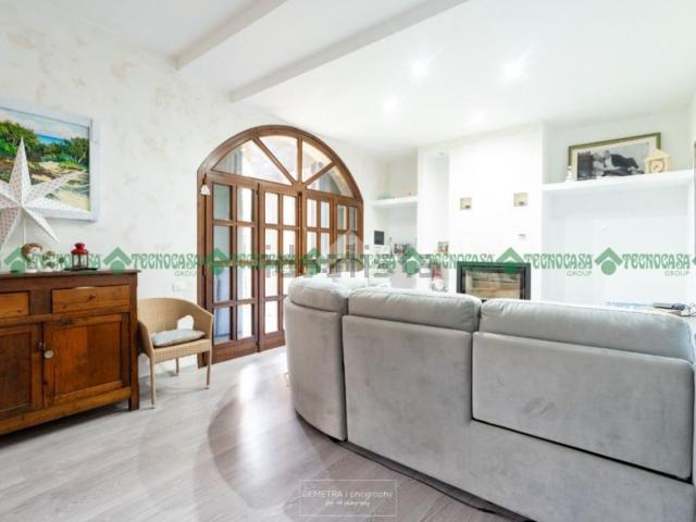 Appartamento in vendita di 249 m² in Via C. Menotti, 4