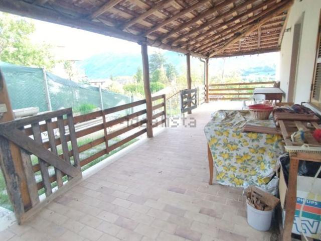 Appartamento in vendita di 250 m² in Via Camerata