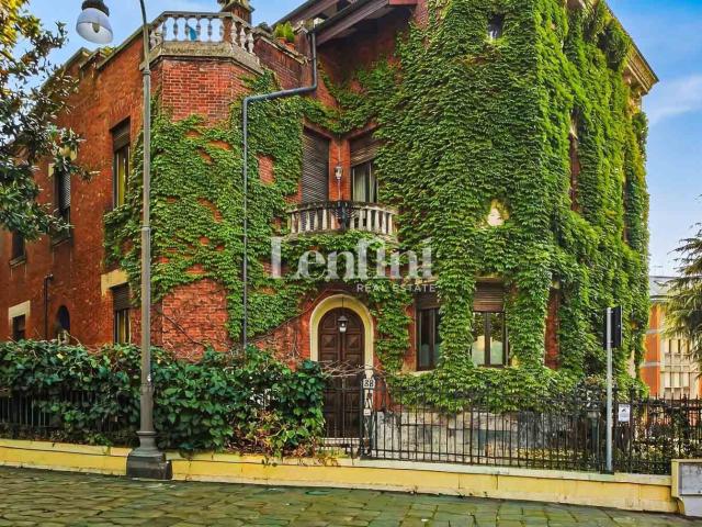 Appartamento in vendita di 250 m² in Via Cardinal Maurizio, 36