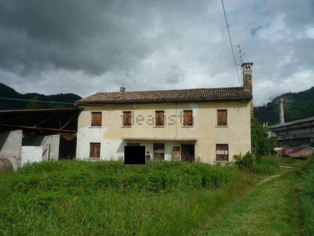 Appartamento in vendita di 250 m² in Via Carso, 36