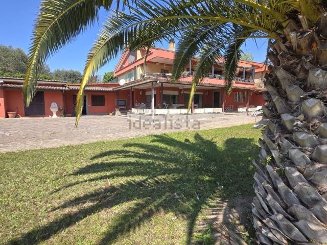 Appartamento in vendita di 250 m² in Via Celico