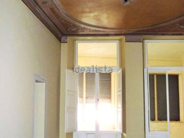 Appartamento in vendita di 250 m² in Via Cesare Battisti