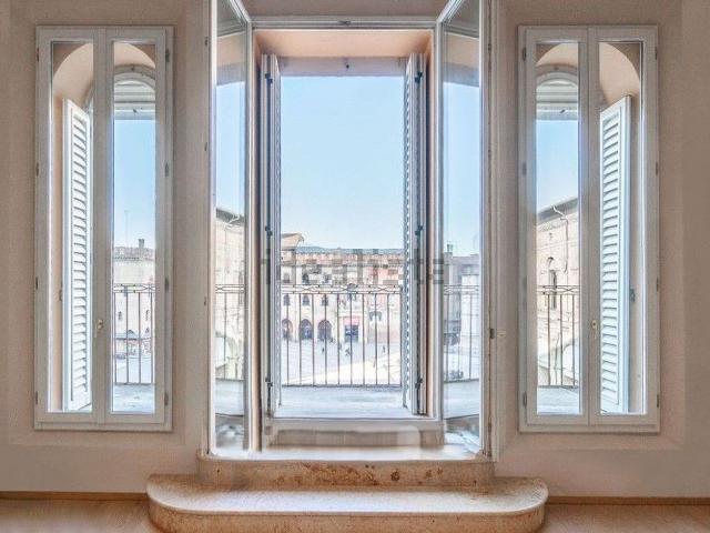 Appartamento in vendita di 250 m² in Via Clavature, 1