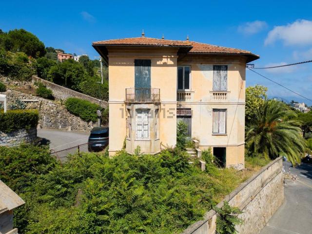 Appartamento in vendita di 250 m² in Via A. Giovo, 2