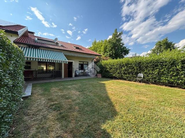Appartamento in vendita di 250 m² in Via A. Moro, 1