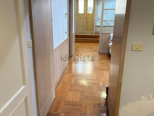 Appartamento in vendita di 250 m² in Via Antonio Bertoloni