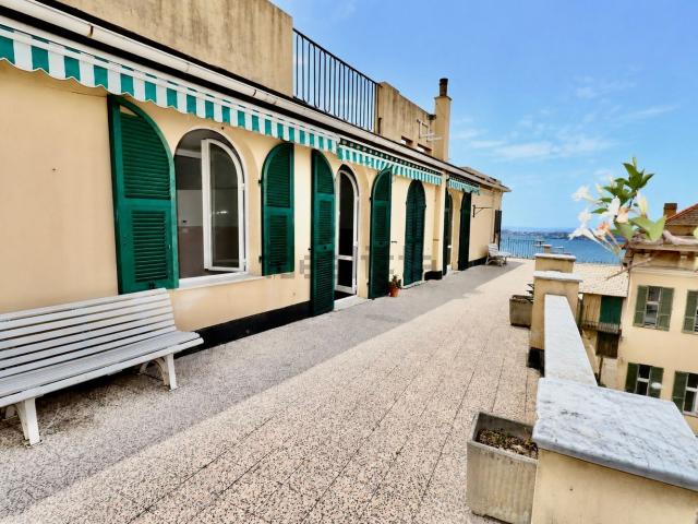 Appartamento in vendita di 250 m² in Via Balbi
