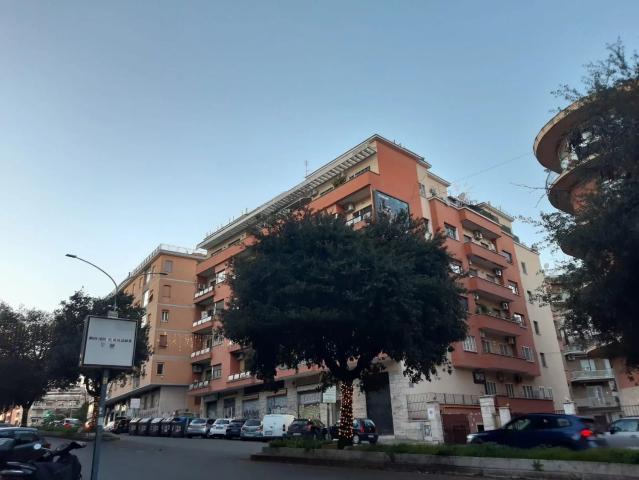 Appartamento in vendita di 250 m² in Via Baldo degli Ubaldi
