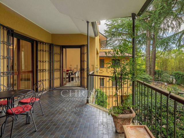 Appartamento in vendita di 250 m² in Via Giuseppe Rovani, 1