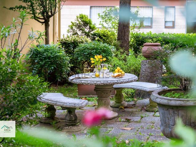 Appartamento in vendita di 250 m² in Via Gianfrancesco Re, 29