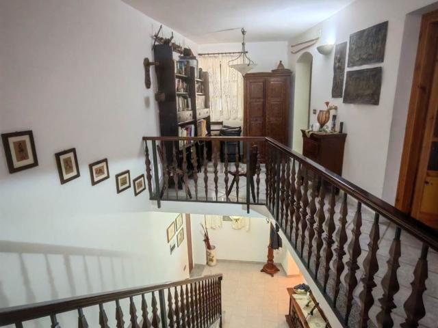 Appartamento in vendita di 250 m² in Via Domenico Scinà