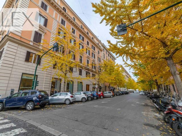 Appartamento in vendita di 250 m² in Via degli Scipioni