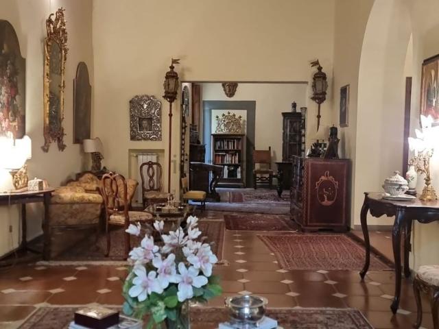 Appartamento in vendita di 250 m² in Via dei Federighi