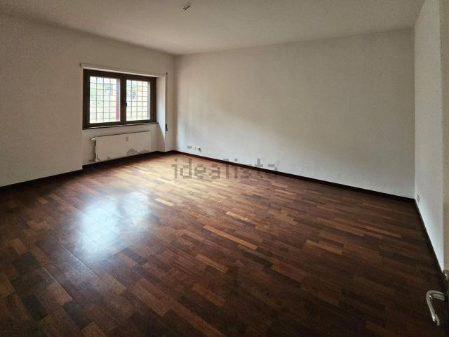 Appartamento in vendita di 250 m² in Via della Camilluccia, 183