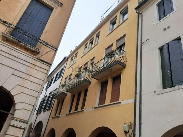 Appartamento in vendita di 250 m² in Via Emanuele Filiberto di Savoia