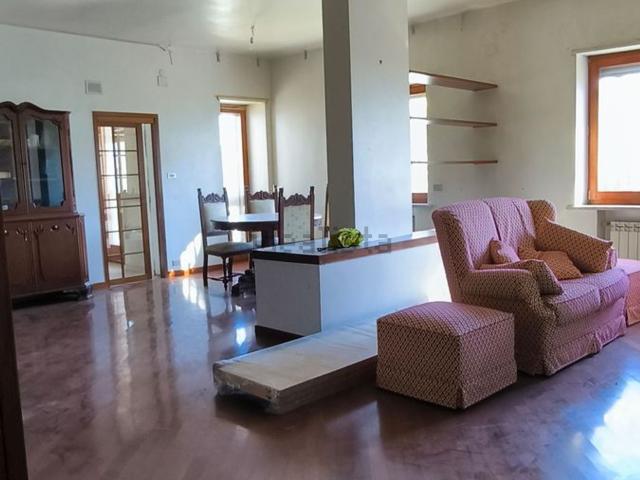 Appartamento in vendita di 250 m² in Via Edoardo Nicolardi, 240