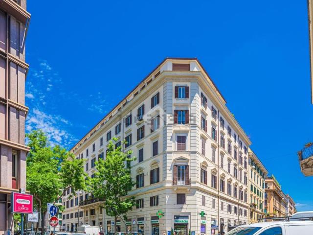 Appartamento in vendita di 250 m² in Via Federico Cesi, 23