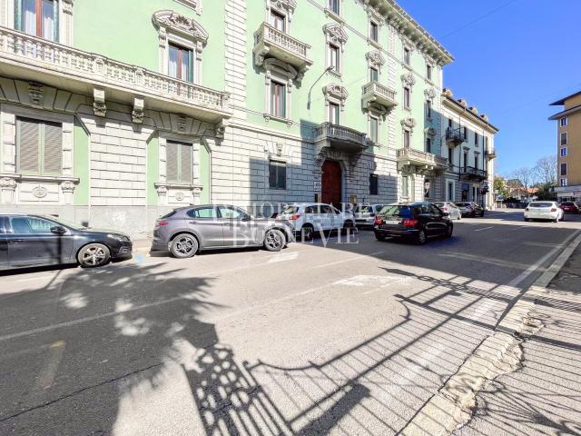 Appartamento in vendita di 250 m² in Via Felice Orrigoni