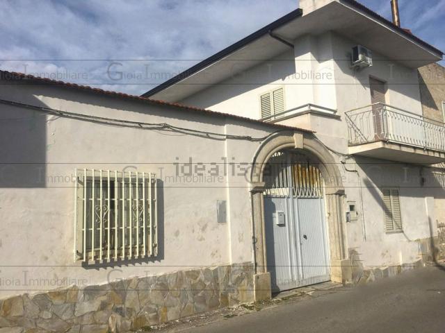 Appartamento in vendita di 250 m² in Via Fratelli Bencivenga