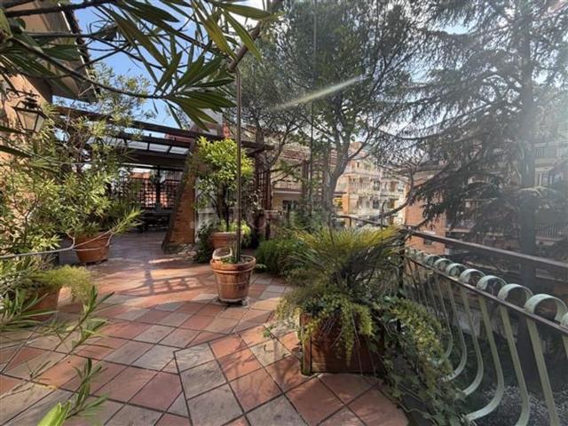 Appartamento in vendita di 250 m² in Via Isidoro del Lungo